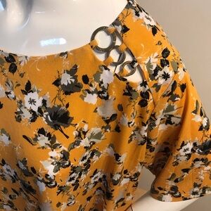 Yellow Floral Ring-Detail Blouse